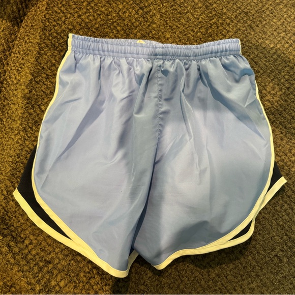 Nike Running Shorts - Picture 2 of 3